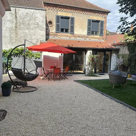 Casa vacanze Maison De Charme Au Centre De Moulins, Avec Jardin Et Terrasse, Confort Inclus - Fr-1-489-474 Moulins (Allier)