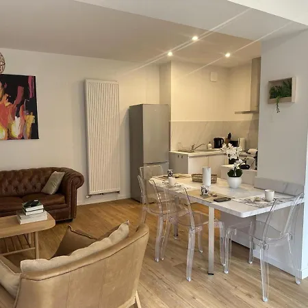 Maison De Charme Au Centre De Moulins, Avec Jardin Et Terrasse, Confort Inclus - Fr-1-489-474 *